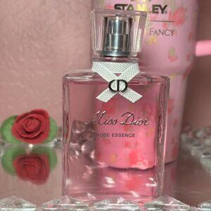Miss Dior Perfume Rose Essence